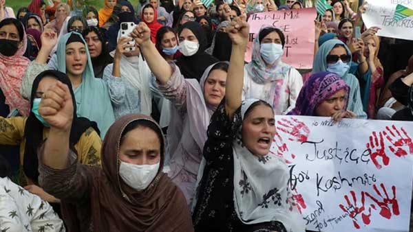 Pakistan restricts international media reporting