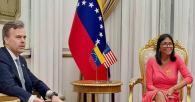 No to the US theft of Venezuelan oil! Trump, his companies and his administrators out of Venezuela