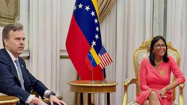 No to the US theft of Venezuelan oil! Trump, his companies and his administrators out of Venezuela
